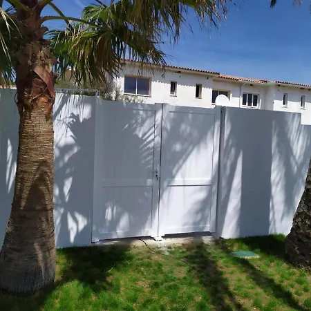 Torreguadiaro - 2 Mins Walk From The Bars And Restaurants Villa *