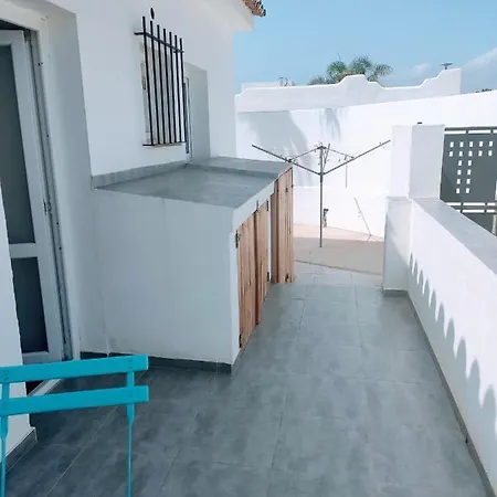 Torreguadiaro - 2 Mins Walk From The Bars And Restaurants *