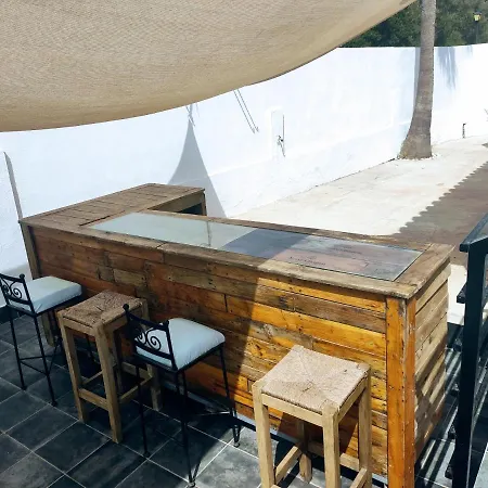 Villa Torreguadiaro - 2 Mins Walk From The Bars And Restaurants *