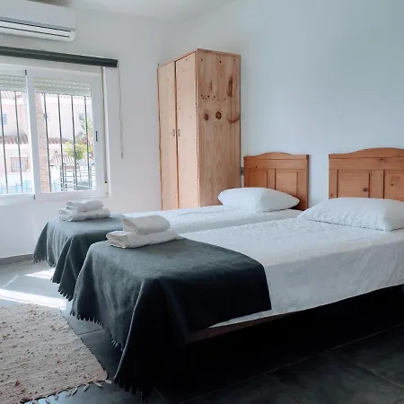 Torreguadiaro - 2 Mins Walk From The Bars And Restaurants *