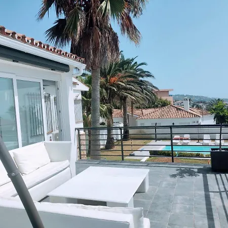 Torreguadiaro - 2 Mins Walk From The Bars And Restaurants