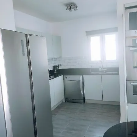 Villa Torreguadiaro - 2 Mins Walk From The Bars And Restaurants