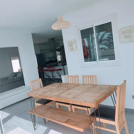 Villa Torreguadiaro - 2 Mins Walk From The Bars And Restaurants *