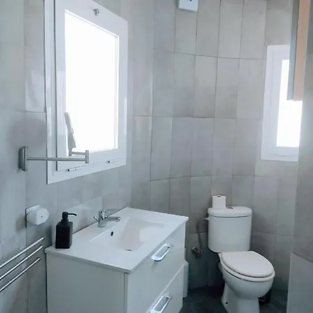 Villa Torreguadiaro - 2 Mins Walk From The Bars And Restaurants