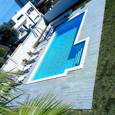 Torreguadiaro - 2 Mins Walk From The Bars And Restaurants